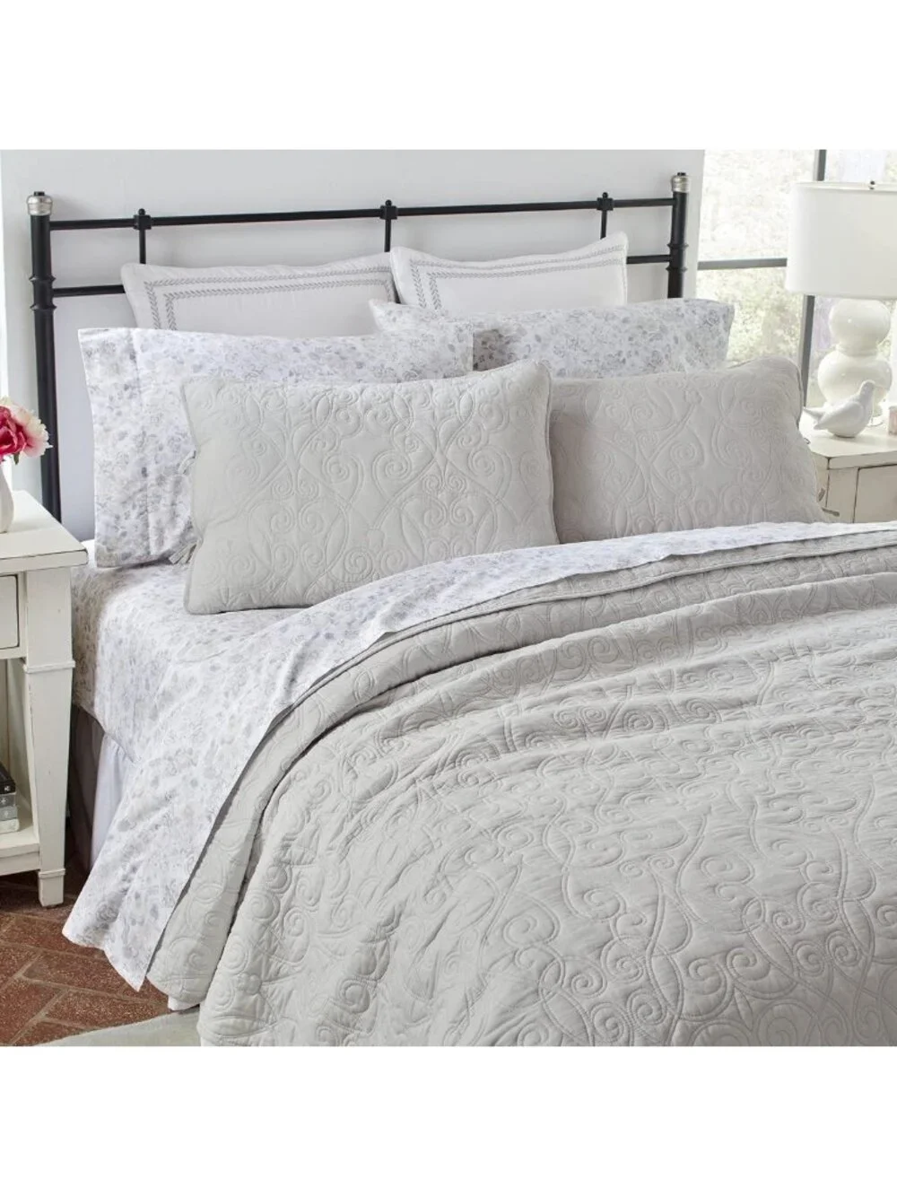 Reversible King Quilt Set with Shams - Soft Cotton Bedding, Cozy Home Decor